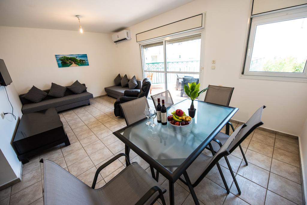 C Class Apartment Eilat Exterior photo